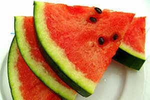 Die Wassermelone hat wenig Kalorien
