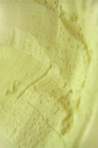 Buttermilch ist ein Nebenprodukt bei der Butterherstellung.