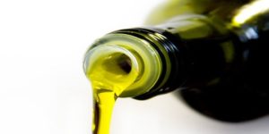 Olivenöl ist sehr gesund und hat mässig Kalorien