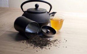 Schwarzer Tee kommt dem Herzen, der Verdauung, dem Stressniveau und mehr zugute.